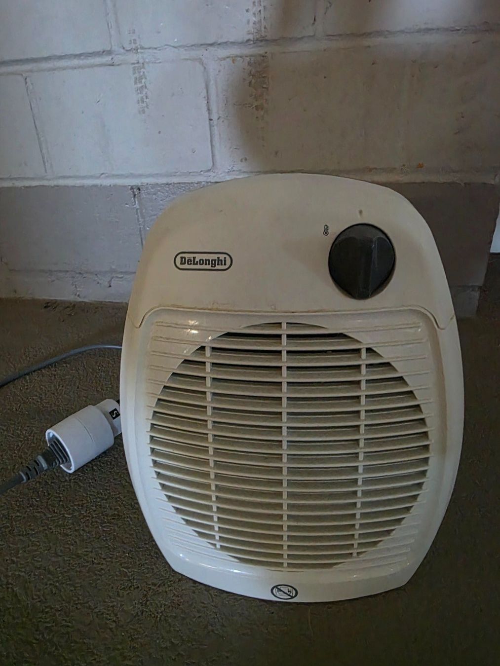 De'Longhi Radiatori: DeLonghi Heiz Lüfter HVA/1120 – Usato da Walterswil BE venduto da Lonitti