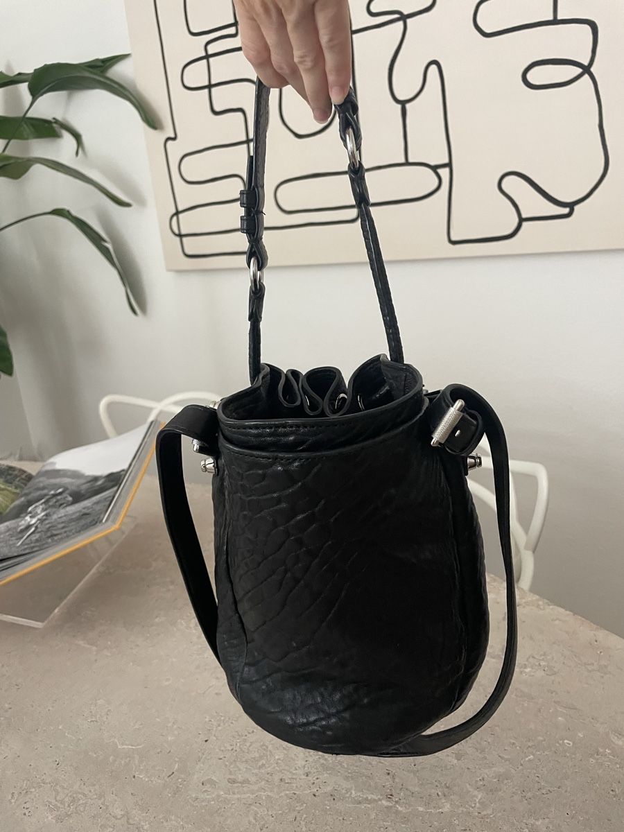 Alexander Wang Sacs femmes: Black leather studded Alexander Wang bag – D'occasion à Zürich par Aurelie.bny 4