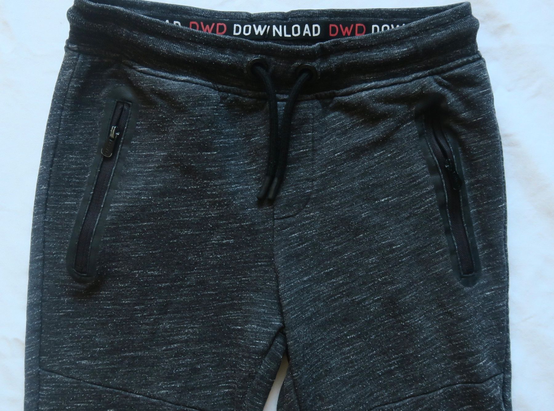 C&A Hosen: Trainer C&A Gr. 146 – Gebraucht aus Davos Platz von Infinity795 2