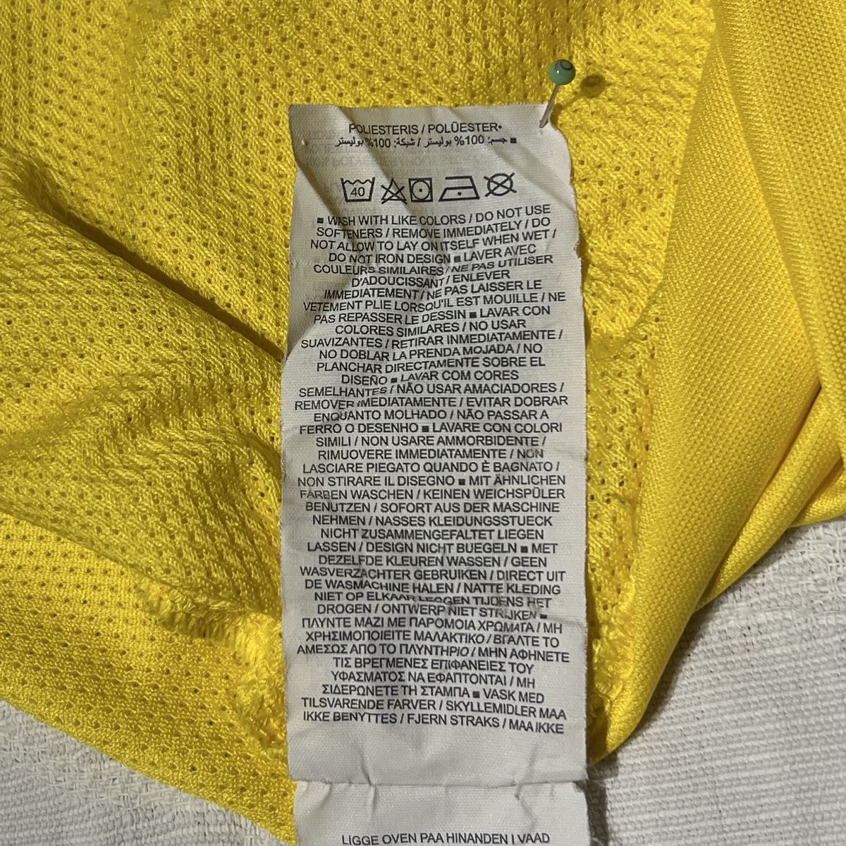 Nike Canottiere & Pantaloni: Nike Dri-FIT Yellow Training Jersey – Usato da Gempenach venduto da amdor 4