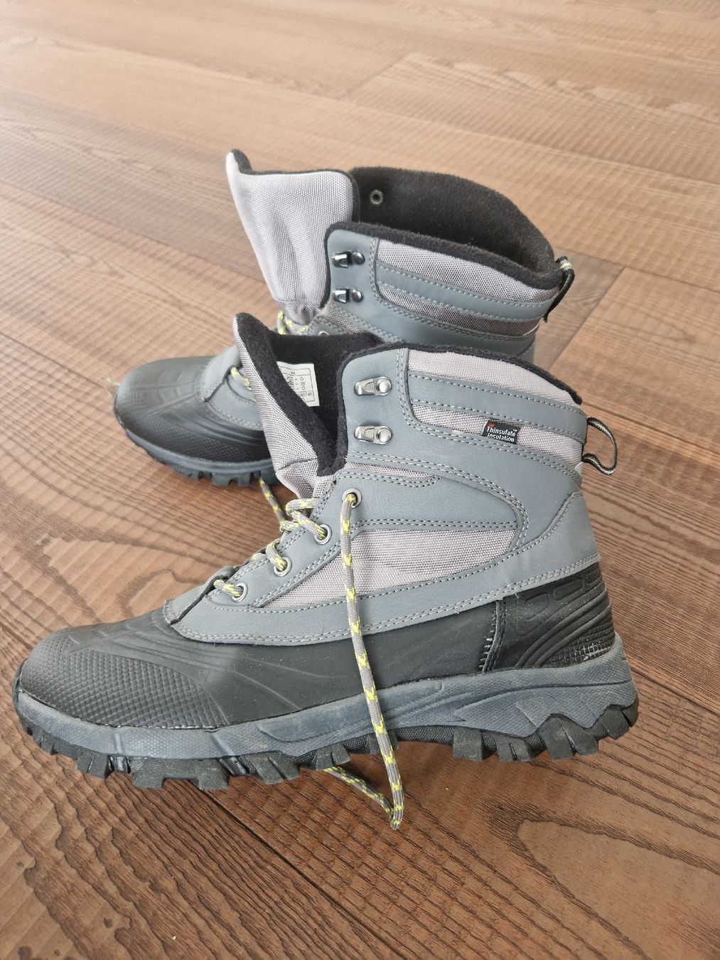 Herrenschuhe: Warme Winterstiefel / Snowboots mit Thinsulate-Isolierung – Neu (gemäss Beschreibung) aus Zürich von GCR01 3