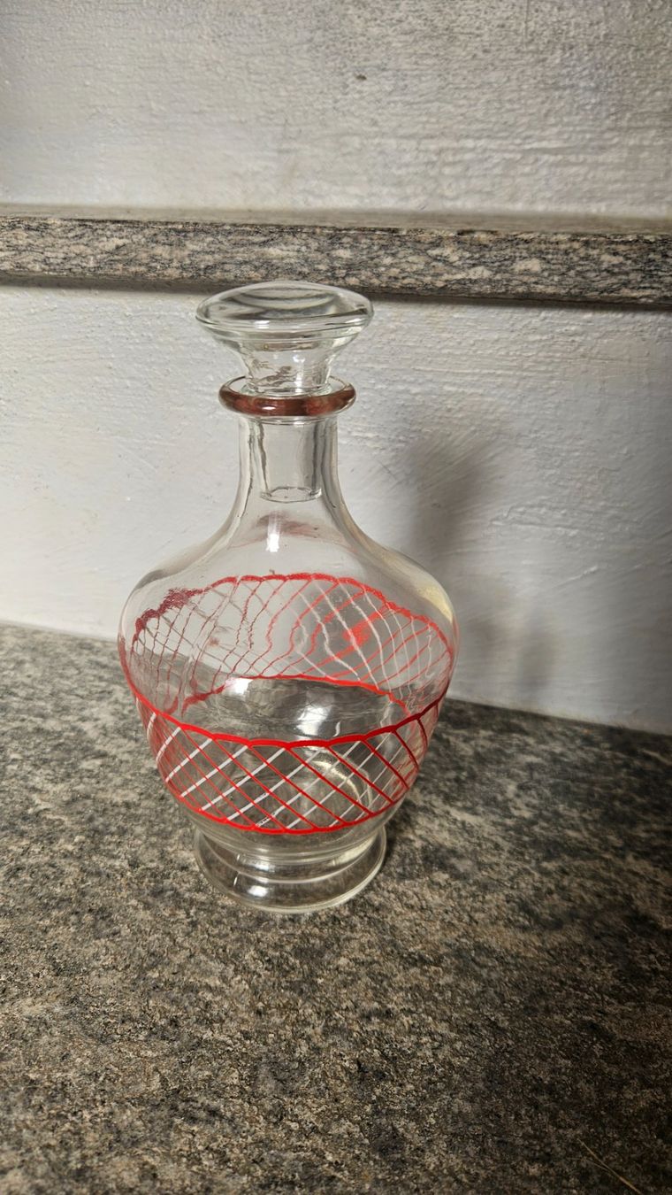 Bottiglie: Bottiglia di vetro con decoro rosso – Usato da Melano venduto da H-Sara