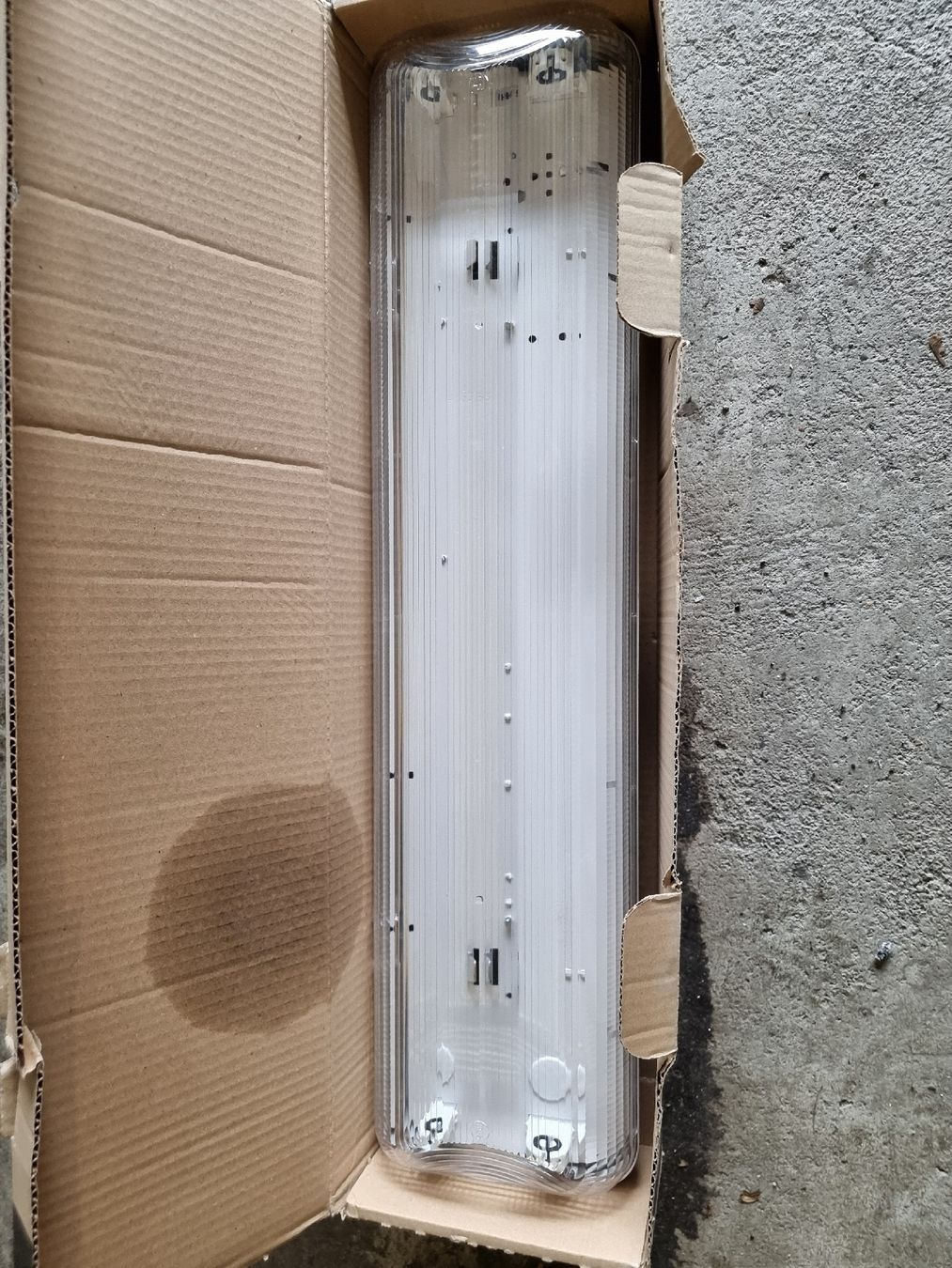 Lampade: Röhren Leuchte ohne Leuchtmittel – Nuovo e nell'imballaggio originale da Wikon venduto da Blueline01 2