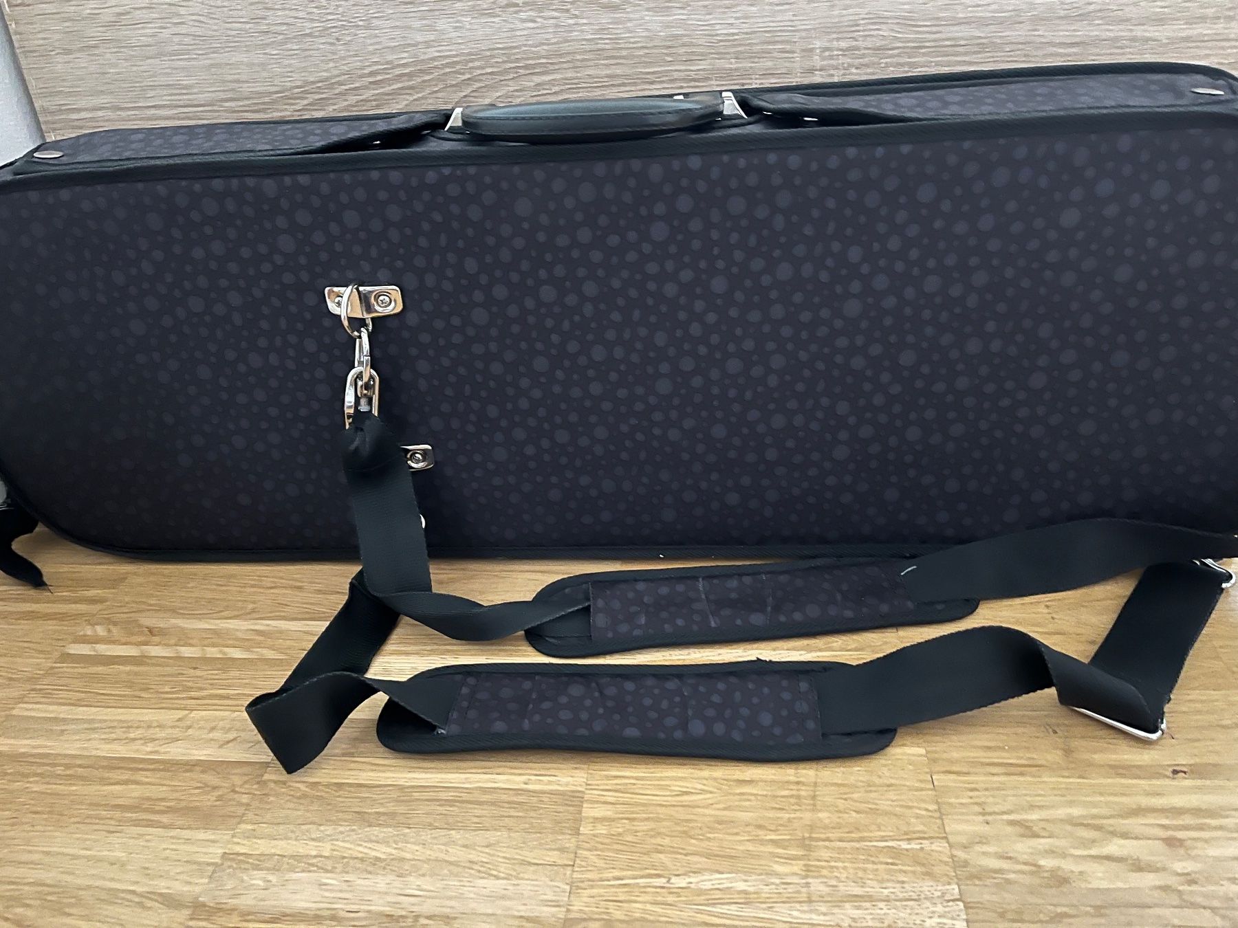 Strumenti musicali: Étui de violon 4/4 avec compartiment pour partition – Usato da Genève venduto da Lalafanny66 4