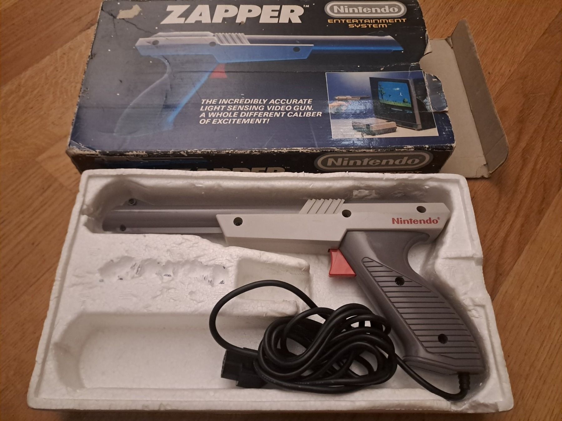 Nintendo Controller: Nintendo NES Zapper OVP – Usato da Aarau venduto da Kaesekuchen2000 7