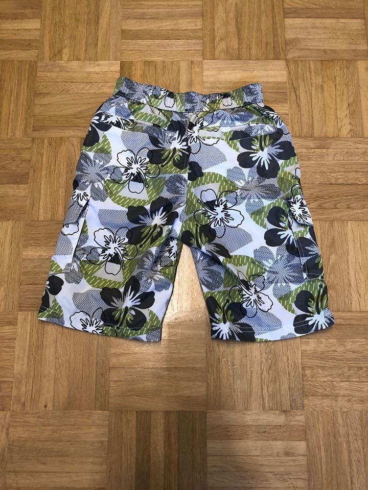 Costumi da bagno: Badehosen (Bermuda)  Grösse 128 – Usato da Münchenstein venduto da BasileaOutletStore 1