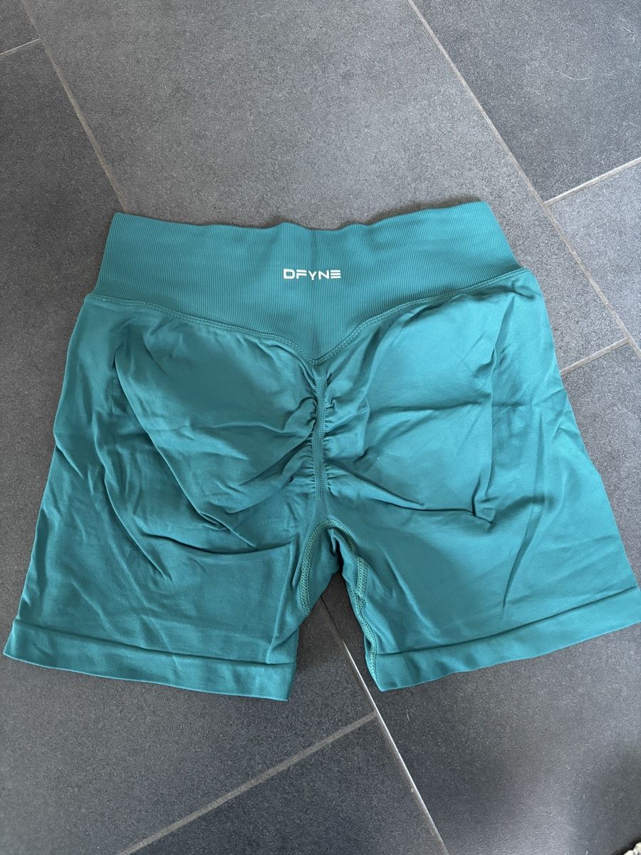 DFYNE Leggings: Dfyne dynamic shorts, dunkelgrün, Gr. M – Gebraucht aus Seuzach von len_6mrv 1