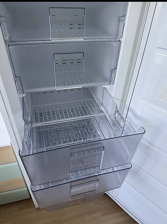 Gefrierschrank: Congélateur no Frost – Gebraucht aus Petit-Lancy von stellina69 1