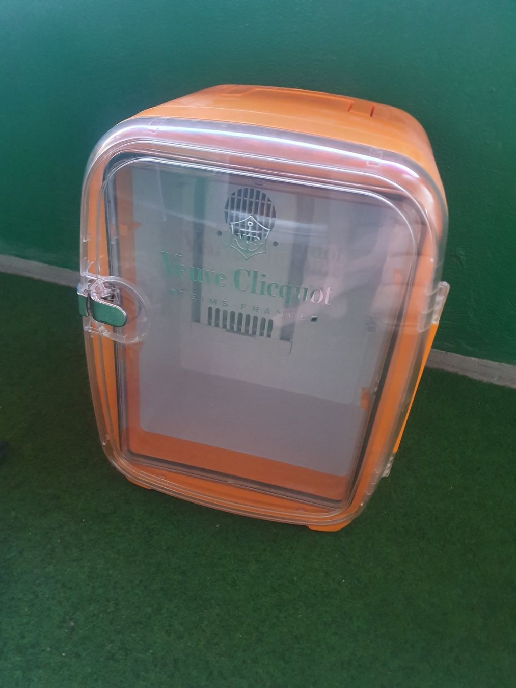 Frigoriferi: Mini Frigo Veuve clicquot – Usato da Le Grand-Saconnex venduto da Rgt87
