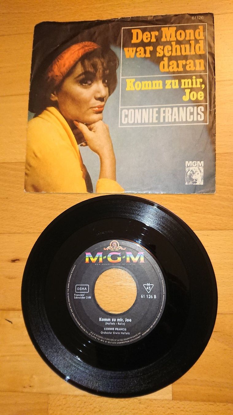 Dischi in vinile: Connie Francis - Der Mond war schuld daran - Single 1966 – Usato da Egg b. Zürich venduto da orwell1984 1
