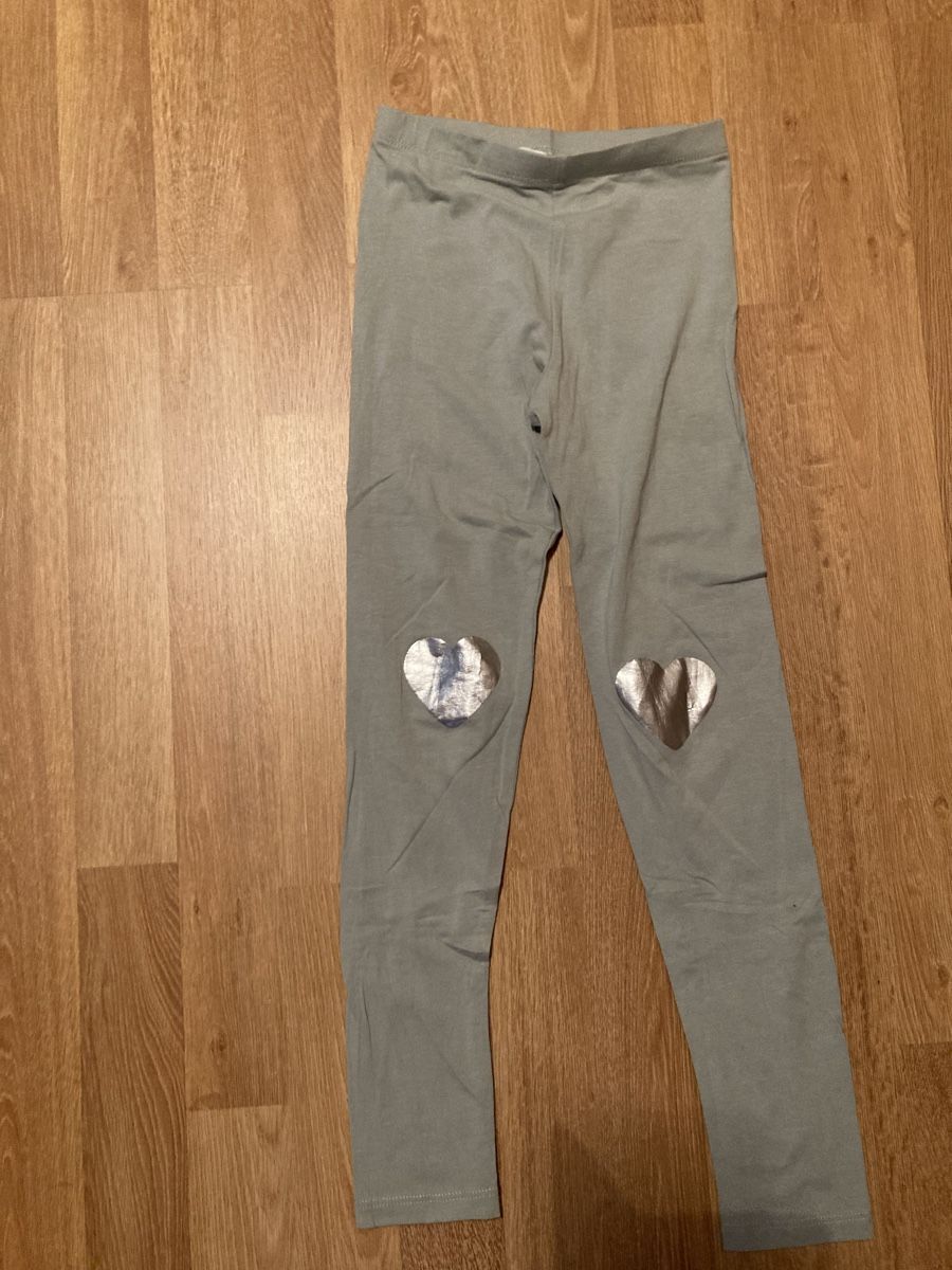 Collants & Leggings: Mädchen Herz Leggings Gr. 128 – D'occasion à Emmenbrücke par JJ_89