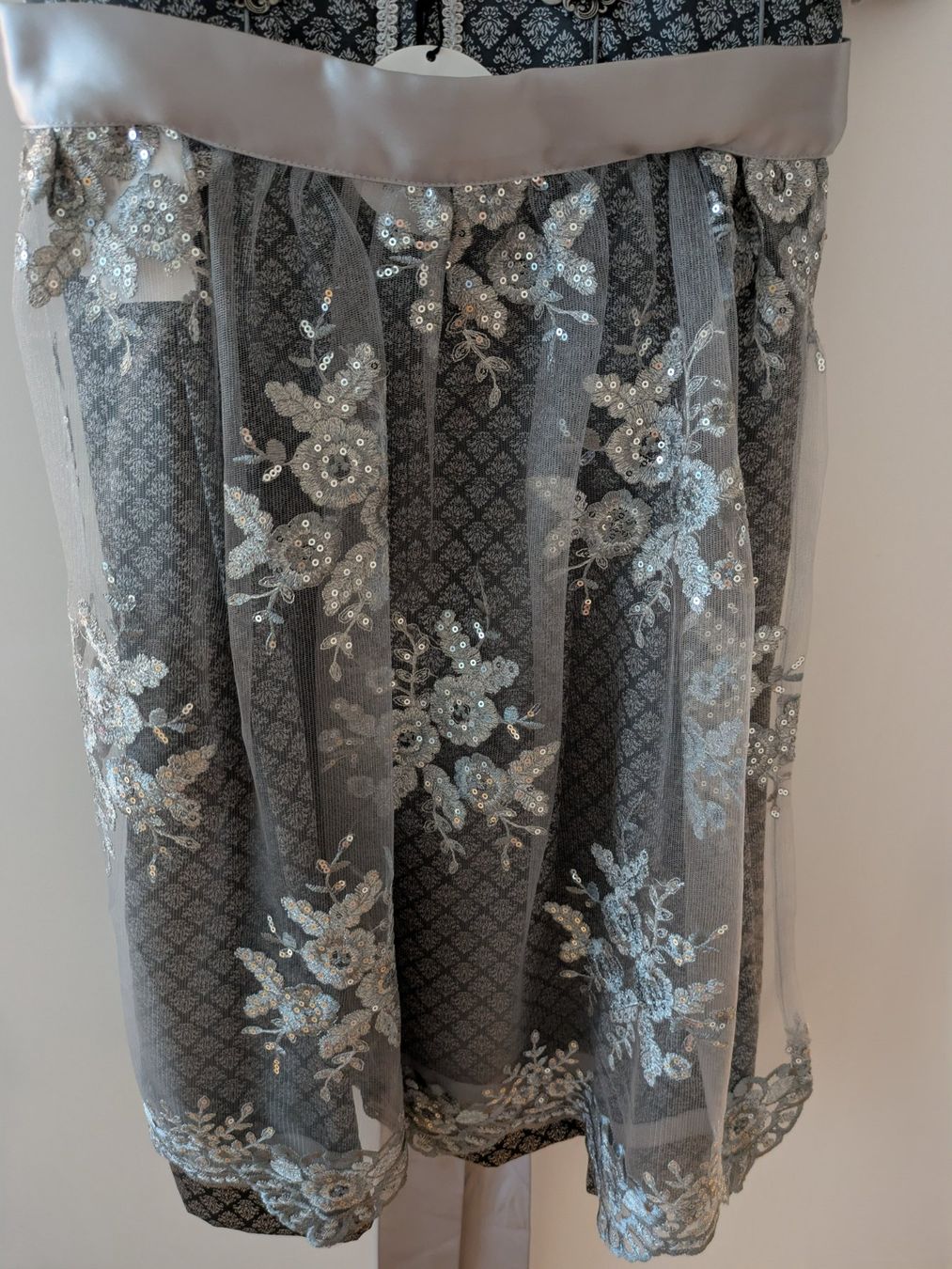 Costumi: Dirndl MarJo Gr. 40 Neu!! – Nuovo e nell'imballaggio originale da Benken SG venduto da olga81 1