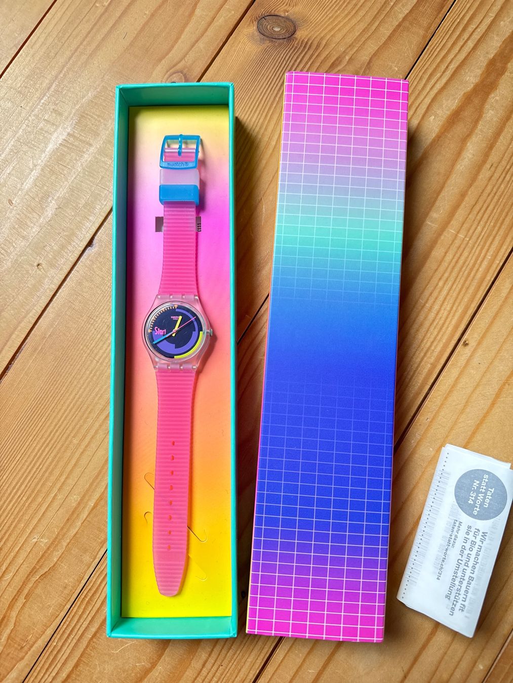 Swatch Orologi: Neue Neon Swatch – Usato da Winterthur venduto da annika34 1