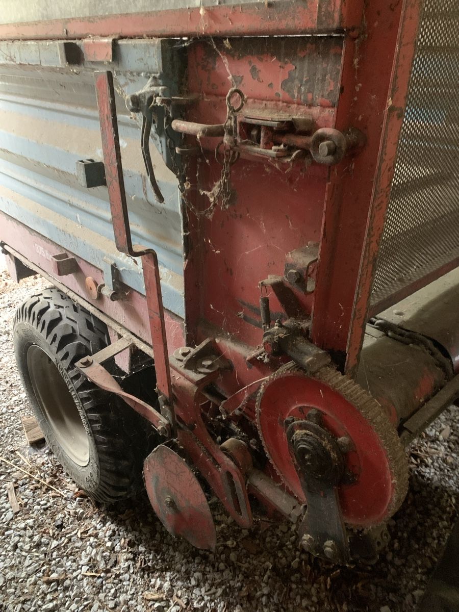 Anhänger: Dosierwagen/ Häckselwagen – Gebraucht aus Tschugg von Bauer_Adu 2