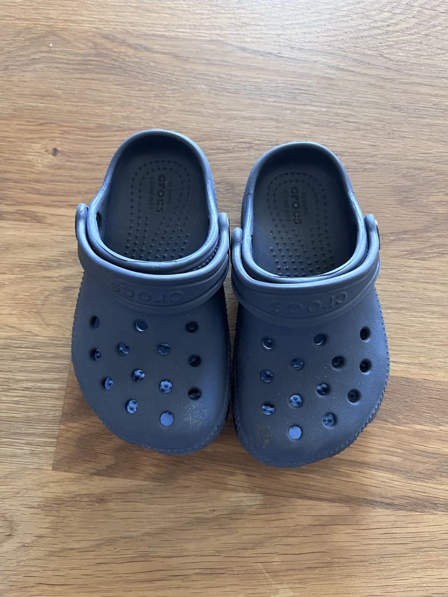 Crocs Scarpe per ragazzi: Crocs marineblau Grösse 24/25 – Usato da Ostermundigen venduto da Mihela