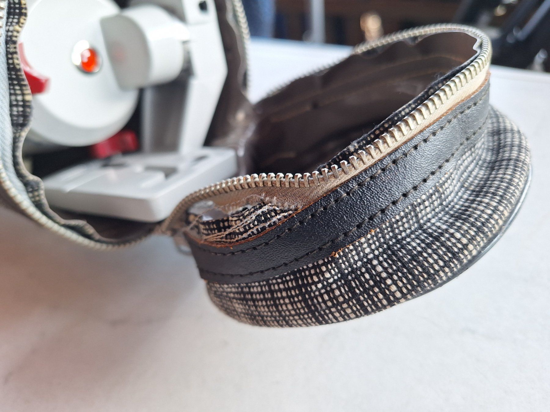 Treppiedi & Teste: 60ER JAHRE BILORA STATIV INKL ETUI – Usato da Huttwil venduto da Kunterbuntli 7