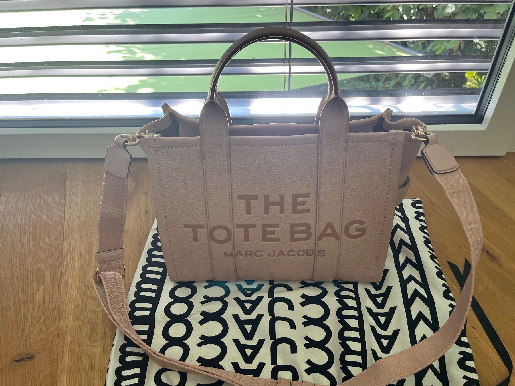 Marc Jacobs Sacs femmes: Marc Jacobs Tote Bag Rose Leather – Neuf (Voir description) à Reinach BL par pinklemonade