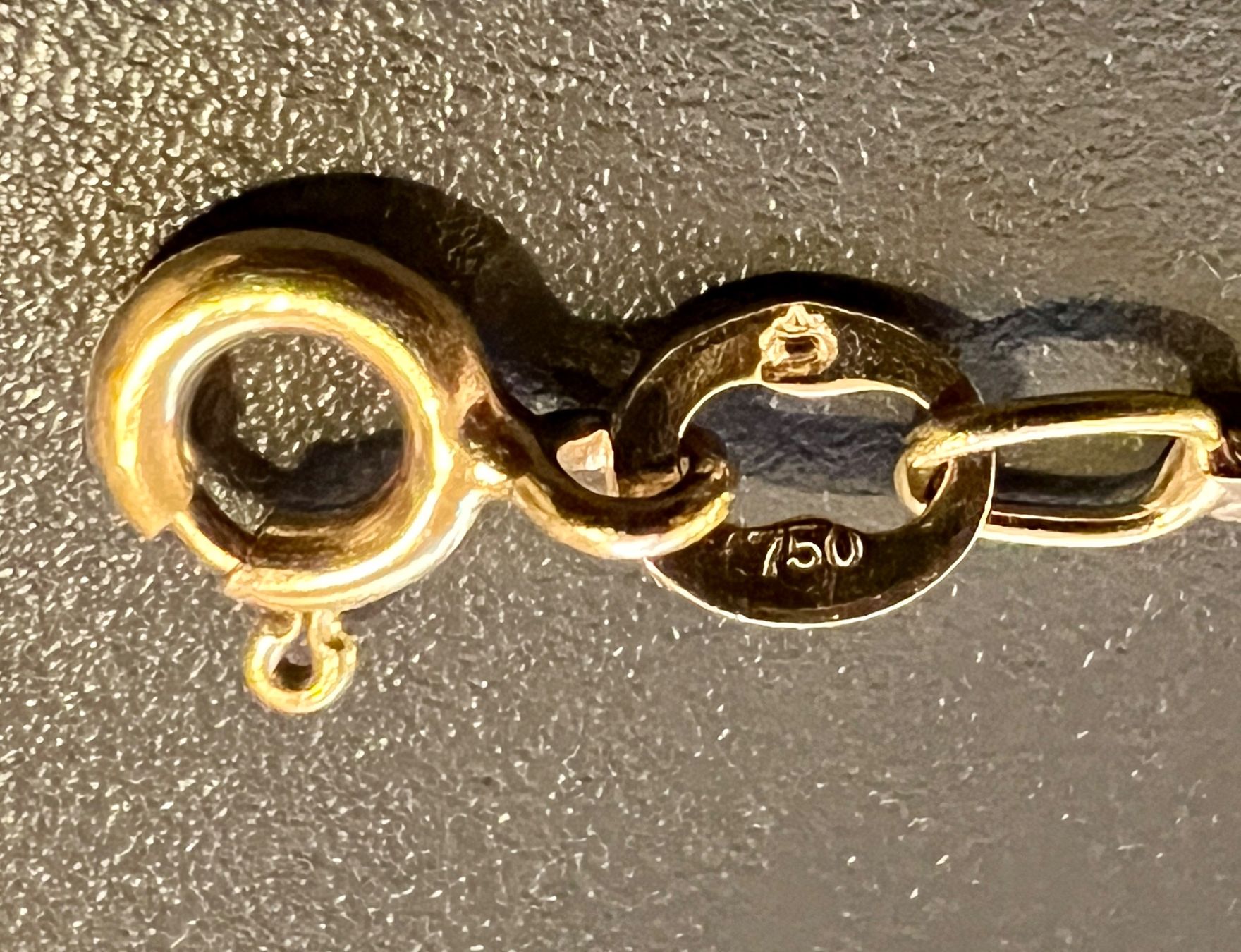 Ketten: Gold-Collier 18K mit Diamant – Gebraucht aus Chur von Penting1935 7