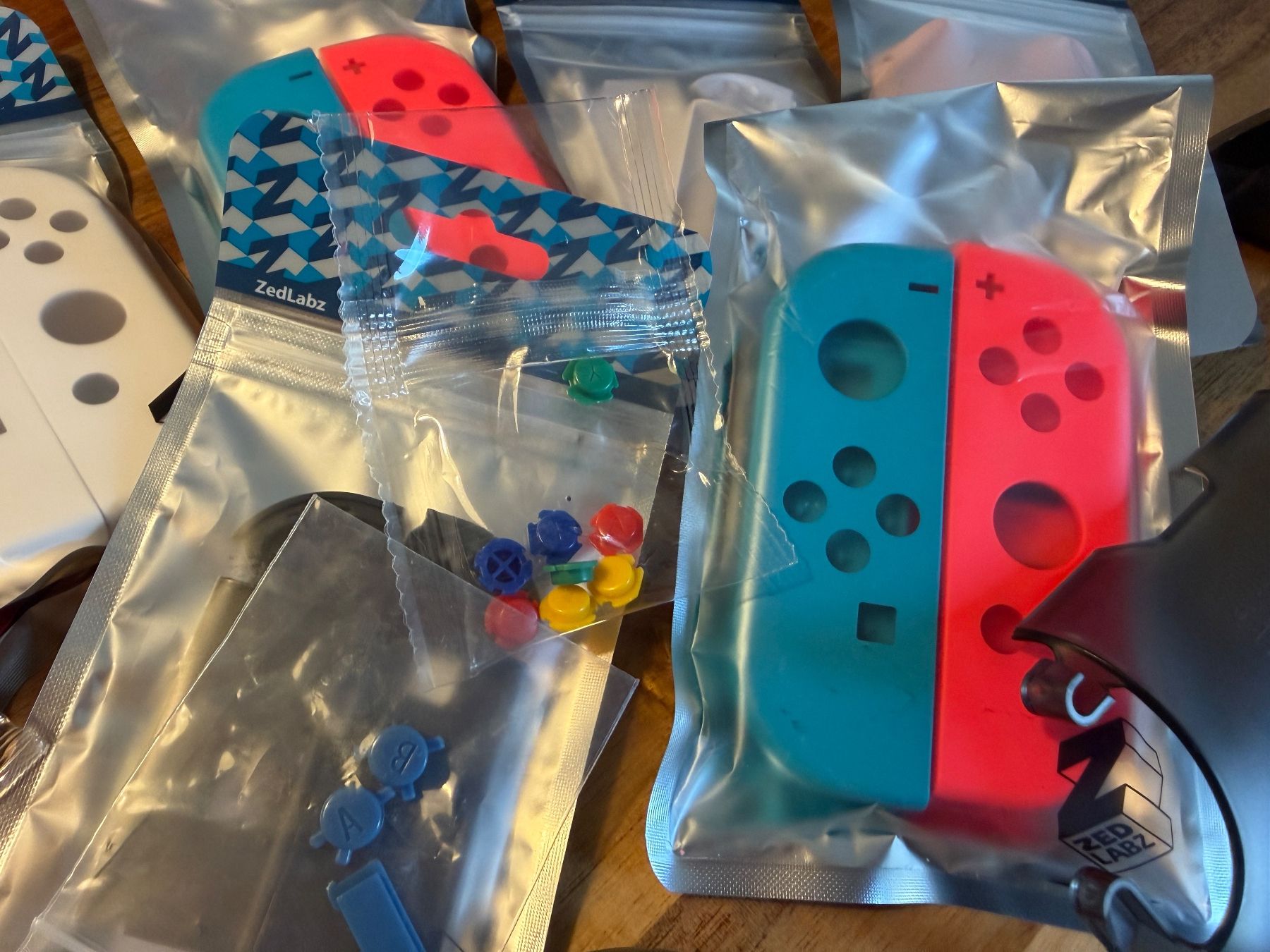 Nintendo Consoles: Lot de pièces pour Joycon Nintendo Switch – Défectueux à Pailly par RomainR 2