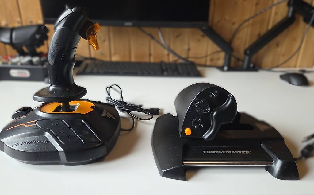 Controller: Thrustmaster T.16000M FCS Hotas – Usato da St-Légier-La Chiésaz venduto da Zenachris 4