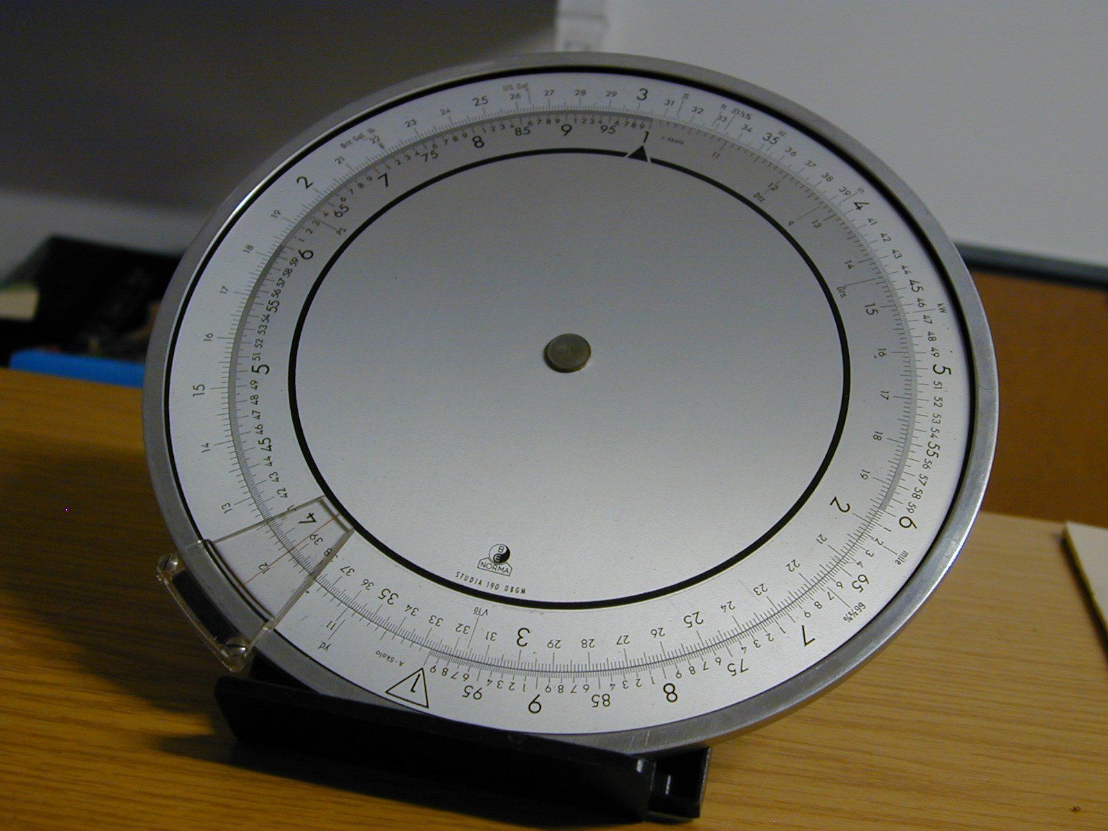 Calcolatrici tascabili: NORMA STUDIA   RECHENSCHEIBE, CIRCULAR SLIDE RULE – Usato da Oberursel venduto da swinger-ecki