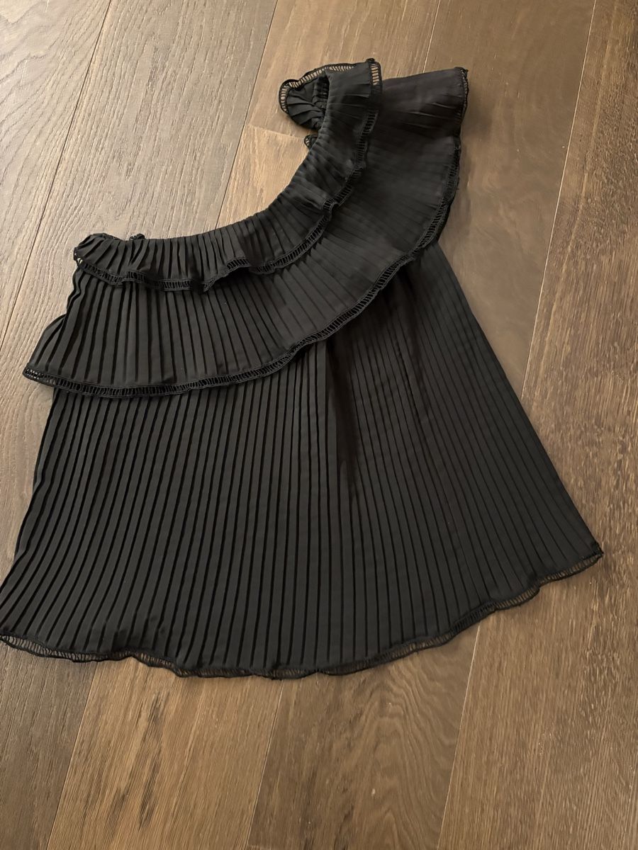 Top: Off-Shoulder Top – Usato da Bern venduto da Sabischu 2