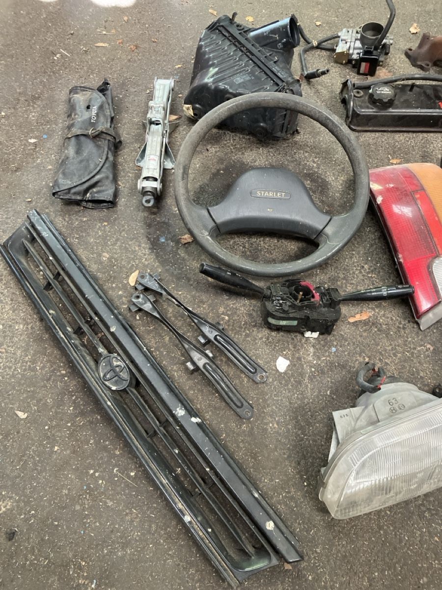 Toyota Tutti pezzi di ricambio auto: Toyota Starlet P8 Autoteile – Usato da Andelfingen venduto da lar0uge 1