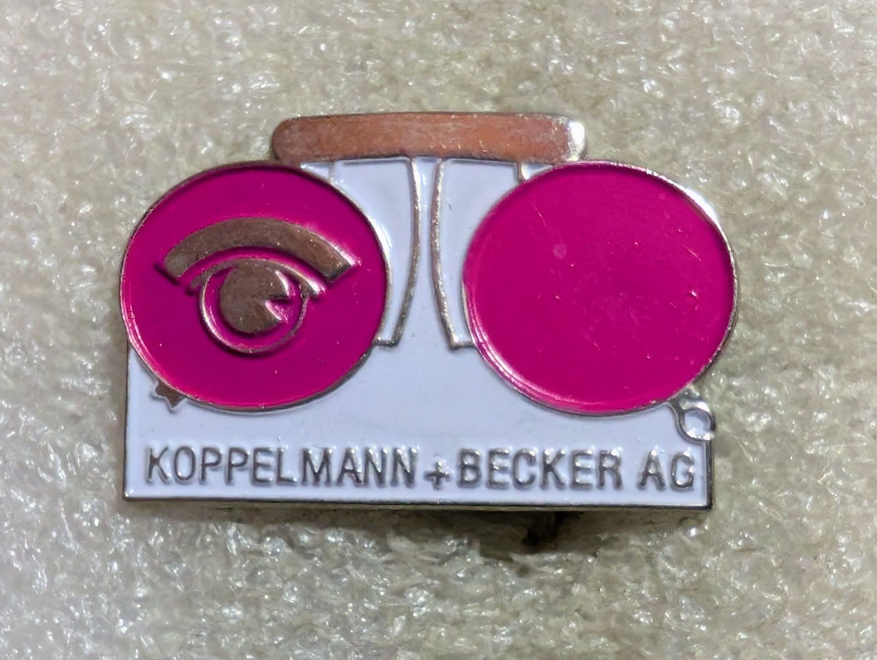 Placchette & Badge: Ansteckpin 40: Koppelmann & Becker – Usato da Oppligen venduto da Pin-Fall-Shop