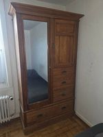 Schöner alter Schrank aus England gratis