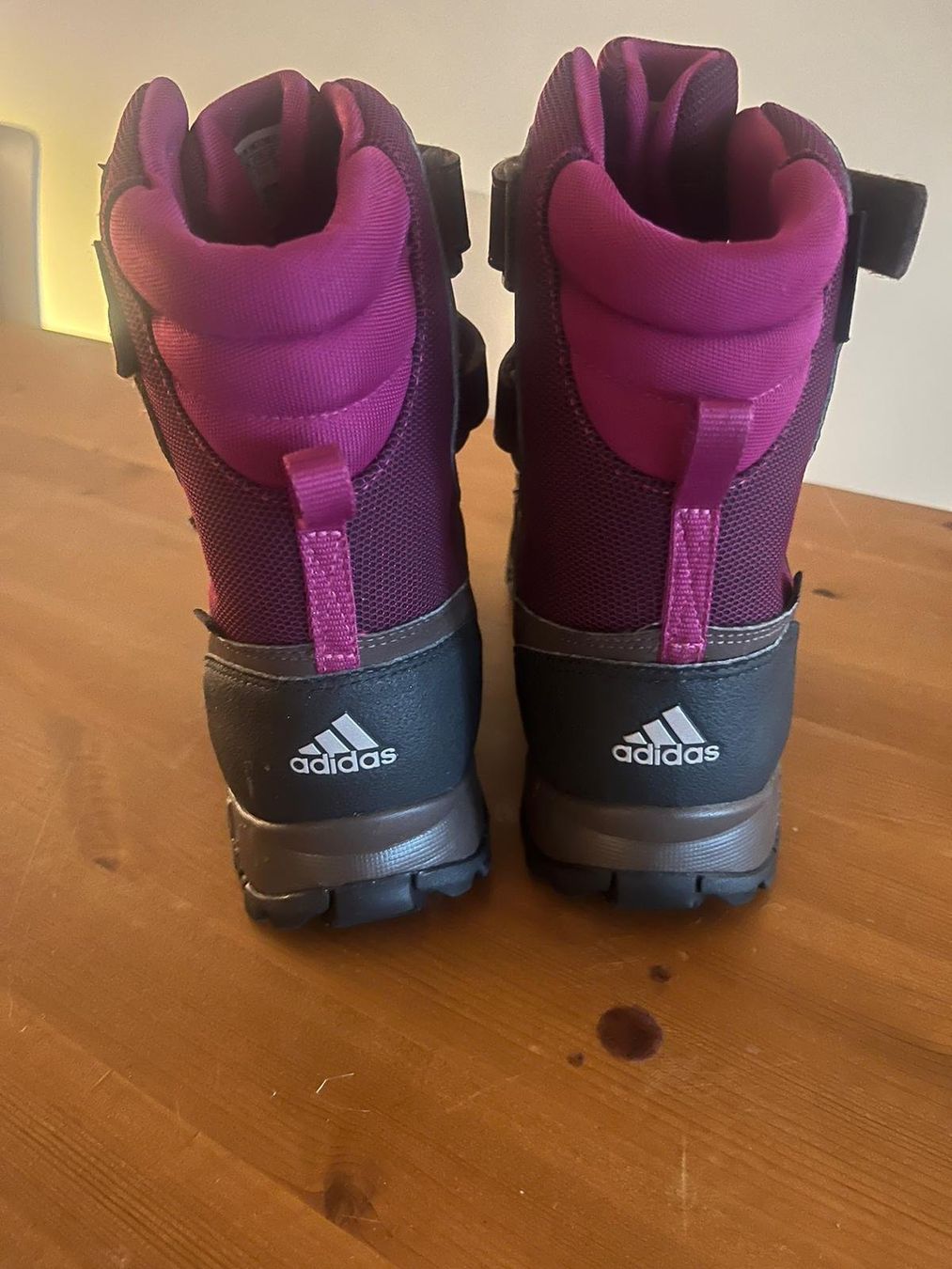 Adidas Schuhe für Mädchen: Adidas Winterstiefel Gr. 37.5 – Gebraucht aus Aathal-Seegräben von Kati_Mey 1