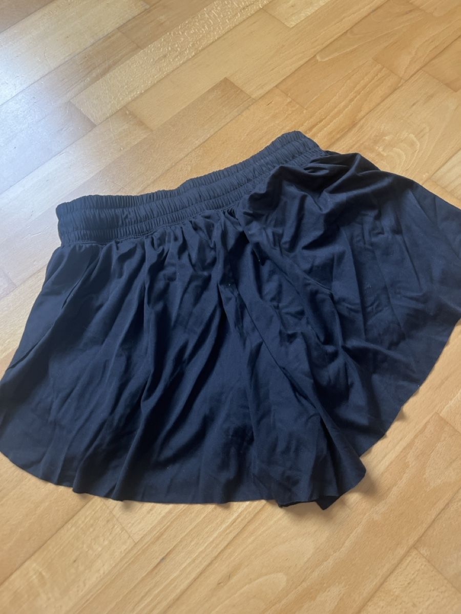 Hollister Pantaloni: Gilly Hocks Shorts – Usato da Bülach venduto da SharonP01 1