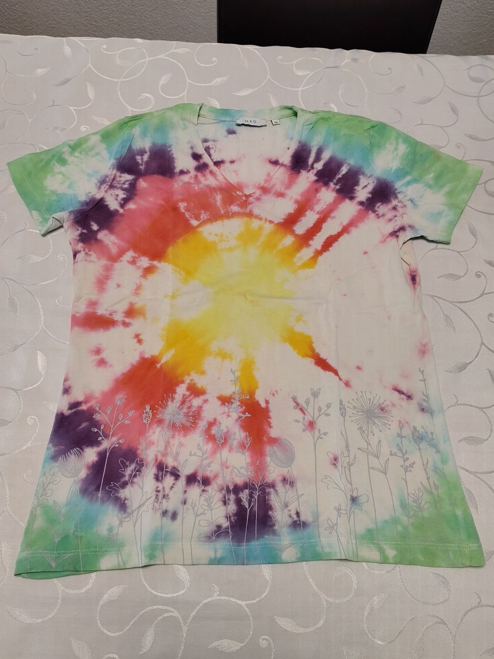 T-shirt: farbiges Batik T-Shirt Gr. M – Usato da Brüttisellen venduto da kikaninchen79 1