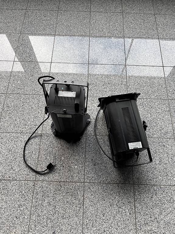 Phares: Theater Spot 650/1000W 2x Scheinwerfer Set – D'occasion à Cazis par The_Chance 1