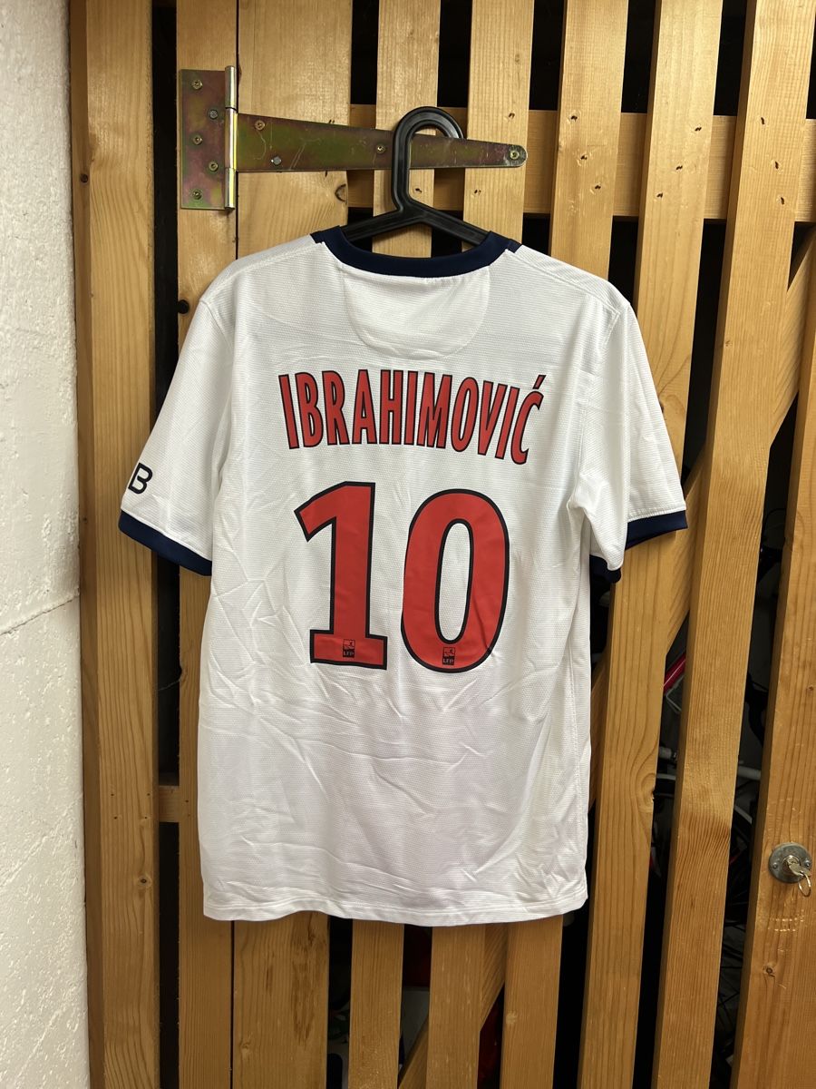 Nike Canottiere & Pantaloni: PSG Trikot Zlatan Ibrahimovic – Usato da Cully venduto da DealerPrice