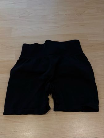Teveo, schwarze Shorts, Grösse XS