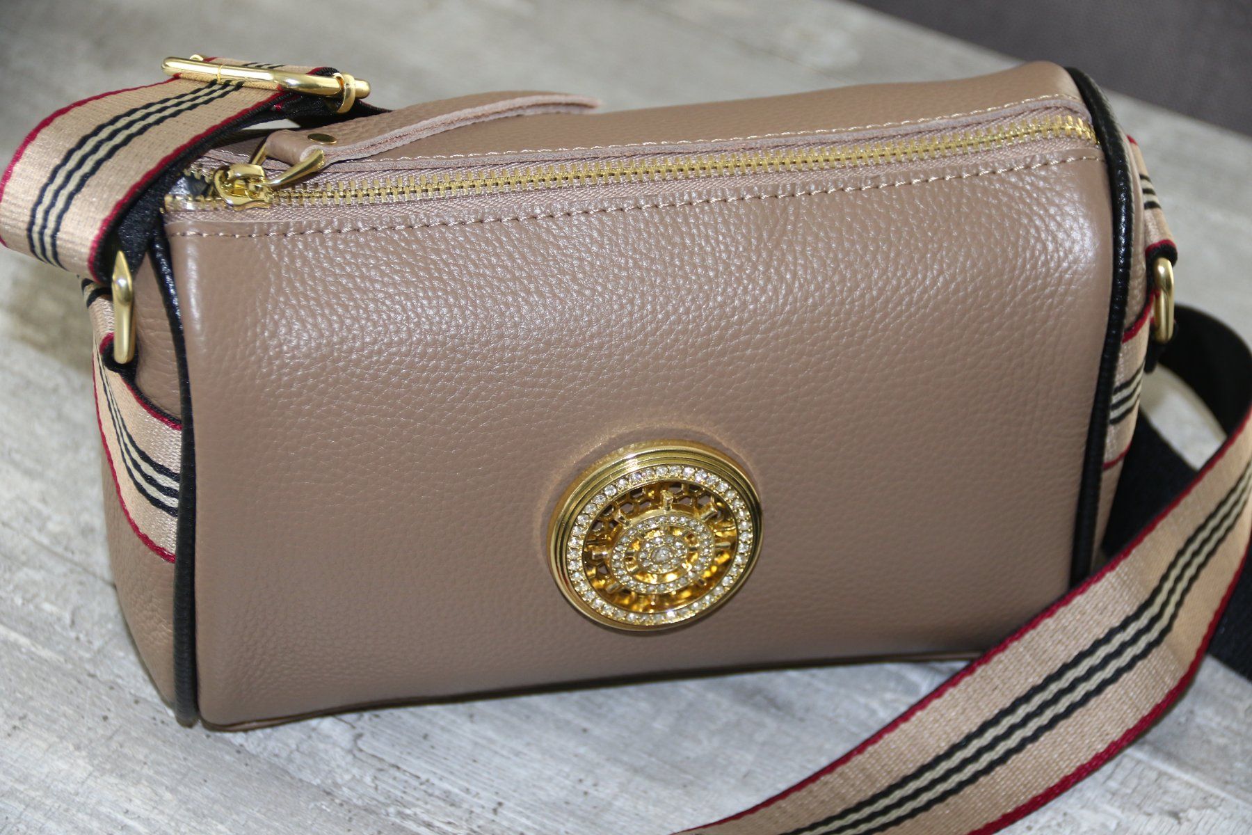 Borse da donna: Neue hübsche echt Ledertasche – Nuovo e nell'imballaggio originale da Oberwil-Lieli venduto da Svetlana28 1
