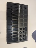MIDI Keyboard Akai MPK mini schwarz guter Zustand