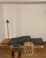 Palettensofa mit 2 Schubladen