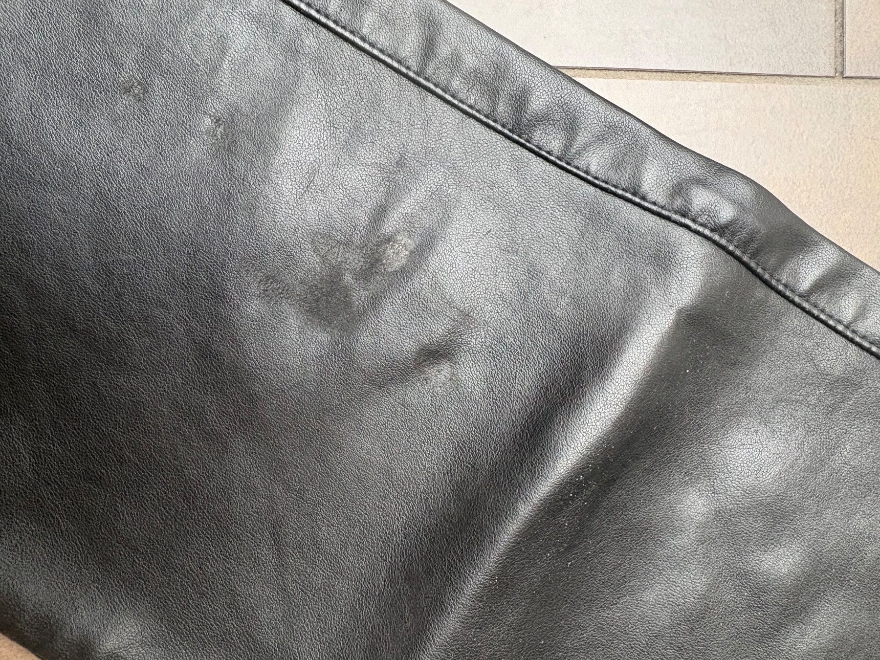 Pantaloni: Schwarze Kunstlederhose Driver Jeans Gr. 29 – Usato da Boltigen venduto da emolaki 3
