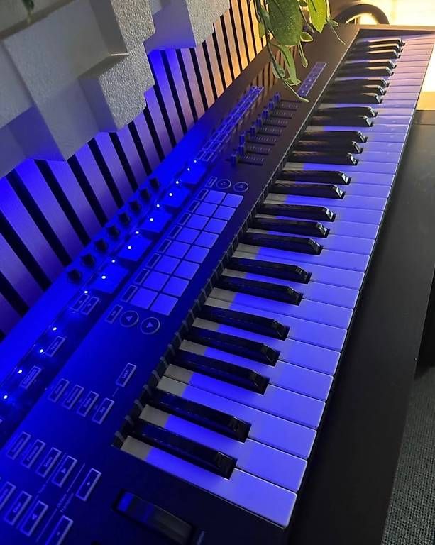 Musikinstrumente: Novation SL61 MK3  – Neu und originalverpackt aus Basel von michael405 1