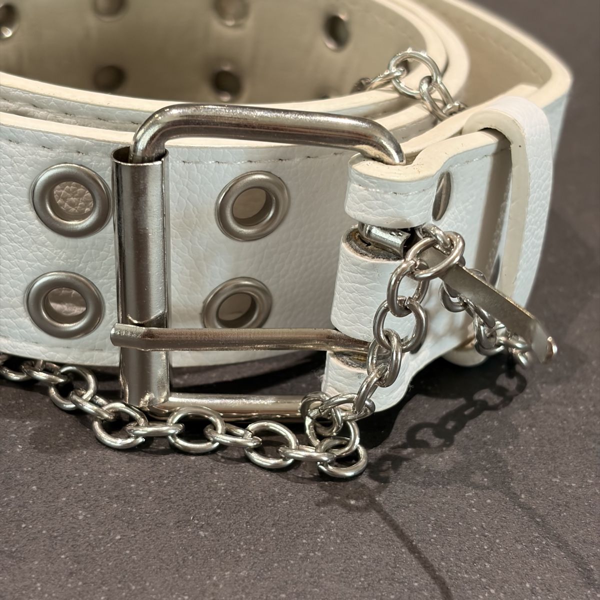Cinture: Alt Belt Set 2 Double Eyelet Goth Adjustable Chain – Usato da Edlibach venduto da Anyteaparty 2