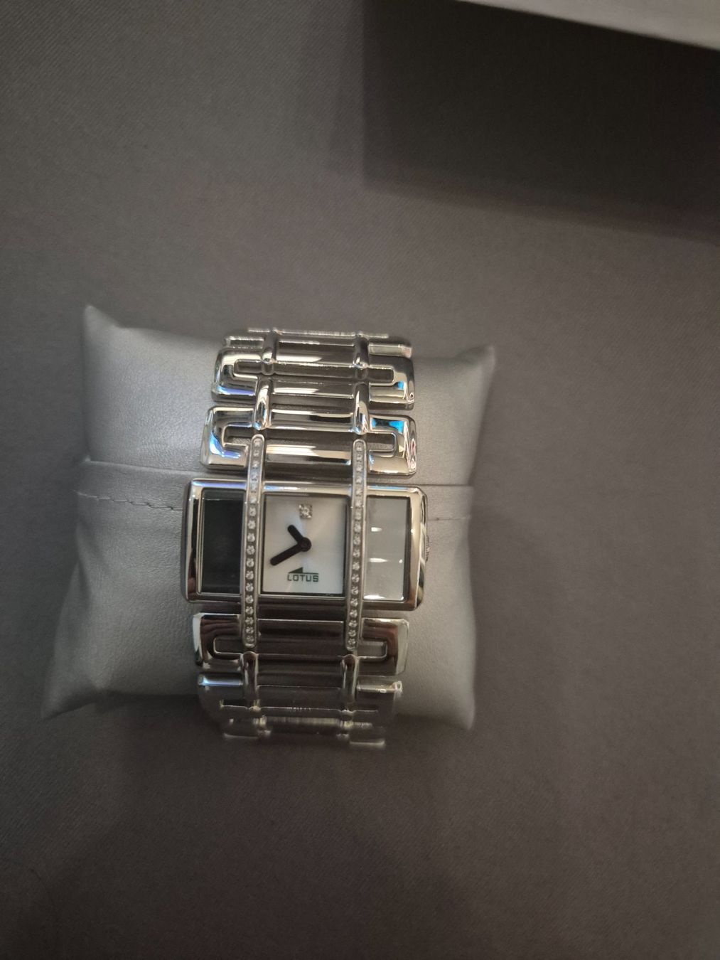 Lotus Orologi: Lotus Damenuhr, Silber, neuwertig – Nuovo e nell'imballaggio originale da Glattfelden venduto da Jenoptik 1