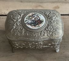Vintage Schatulle mit Romantik Dekor.