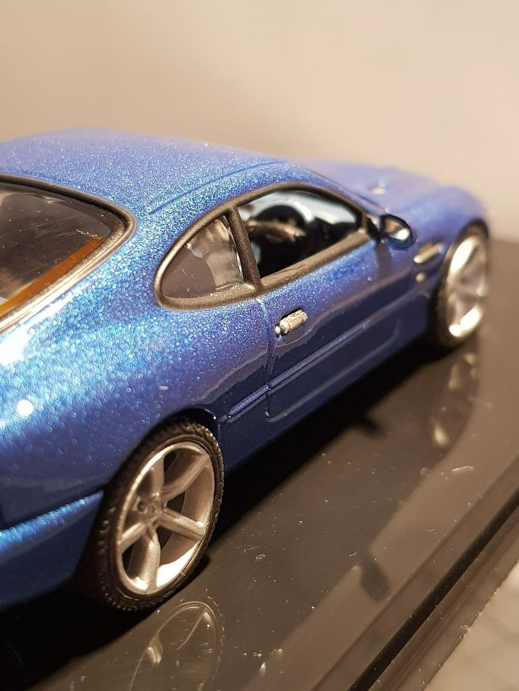 Aston Martin Modellini d'auto: Aston Martin DB7 GT – Nuovo e nell'imballaggio originale da Chézard-St-Martin venduto da AlPat-Collections 2