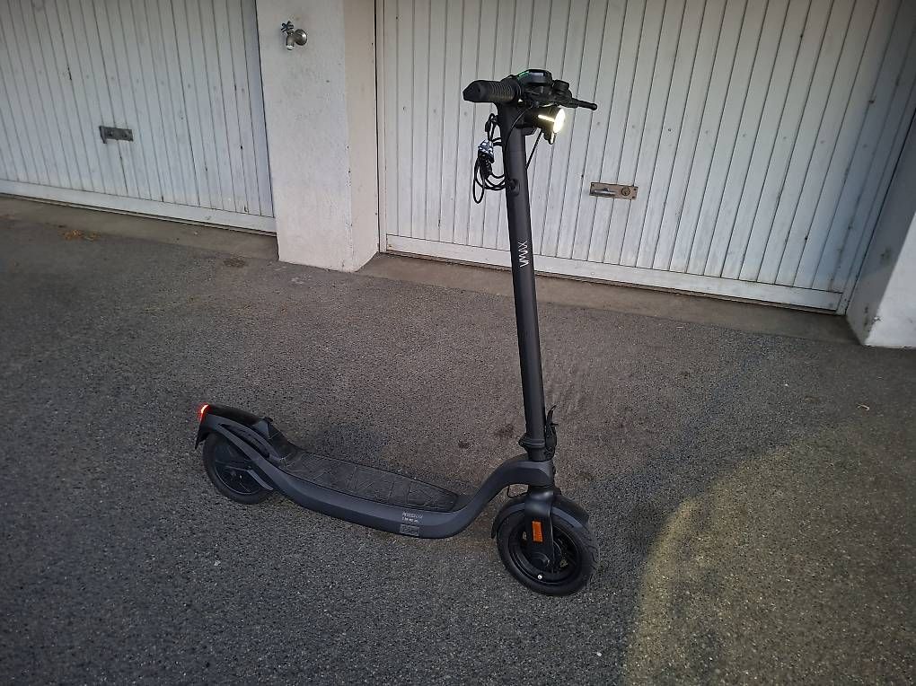 Scooter: VMAX VX3 Pro ST E-Scooter  25 Km/h – Usato da Rotkreuz venduto da realtradeSwitzerland
