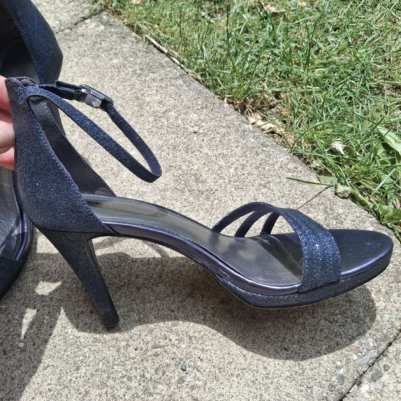 Tamaris Scarpe da donna: Tamaris High Heels navy blue Gr. 39 – Usato da Suhr venduto da lihuee 3