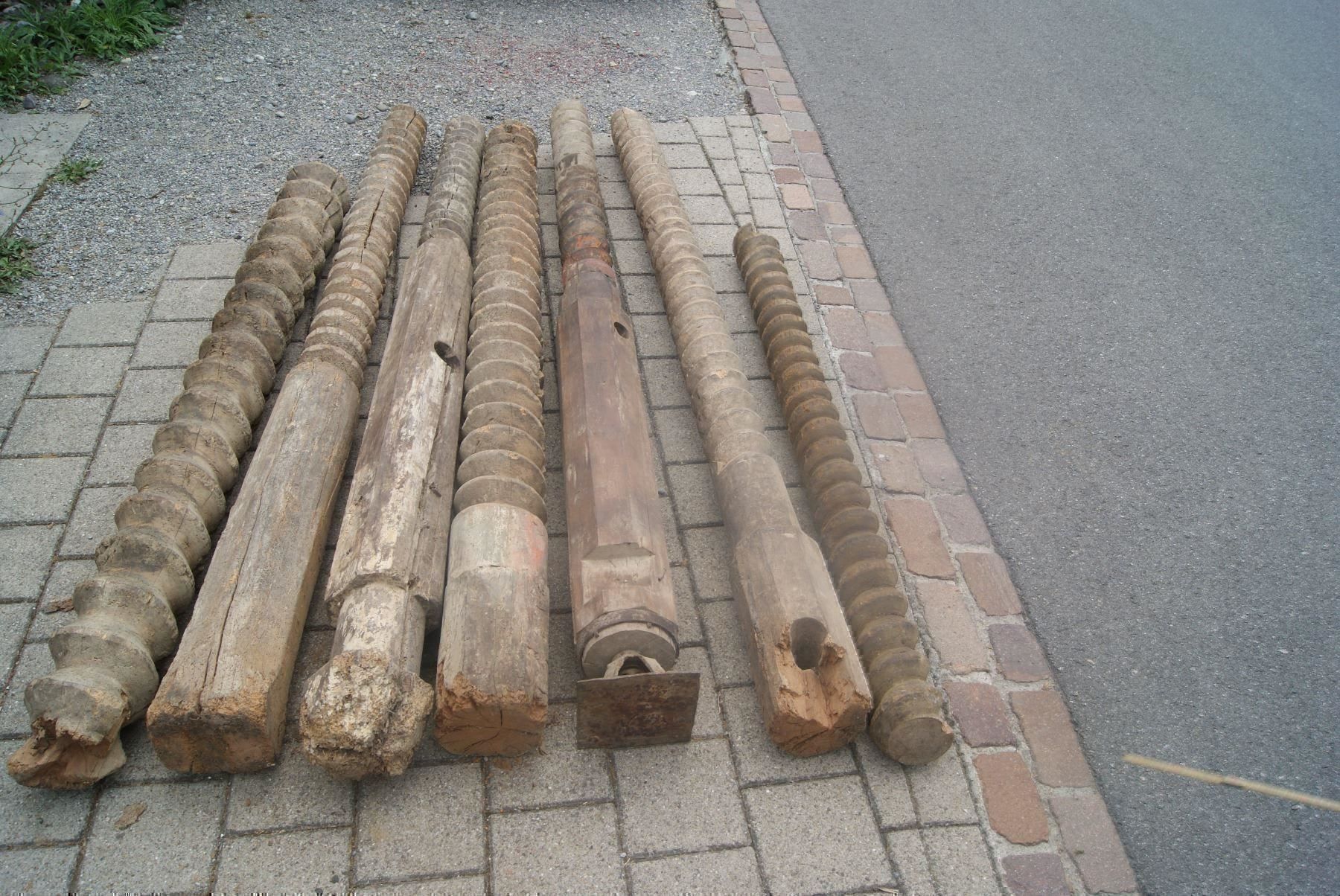 Articoli in legno: Holzstelen – Usato da Schafisheim venduto da ds.roth 1