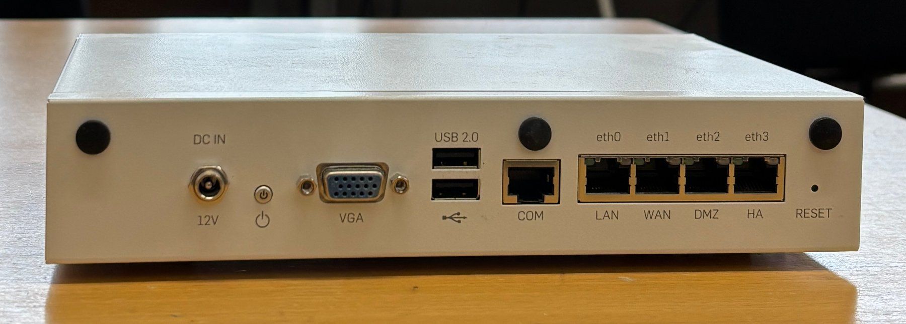 Sophos Firewall: SOPHOS SG 105 rev. 2 – Usato da Geroldswil venduto da Kuale 1