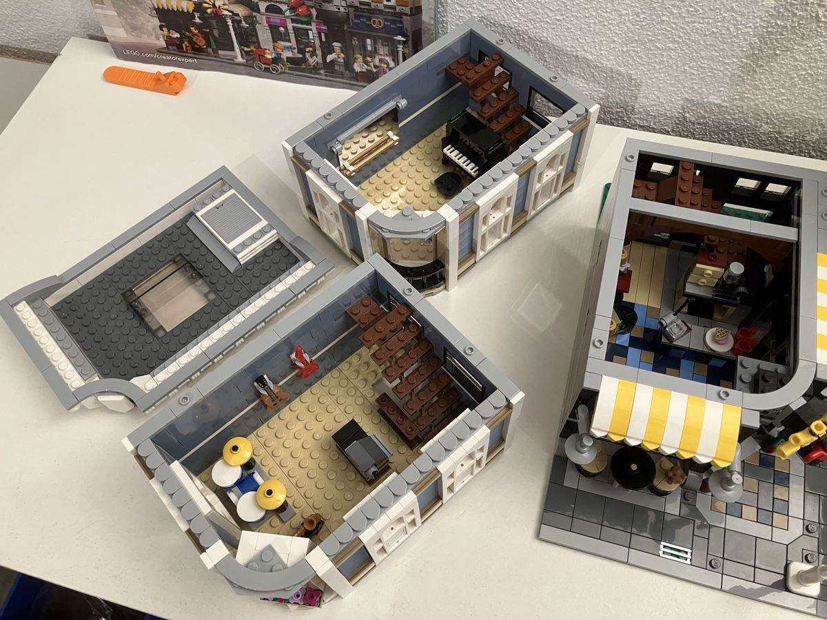 Lego Kit di costruzioni: Lego Creator Expert Assembly Square 10255 + Lichtset 💡 – Usato da Willisau venduto da BettyBond 3