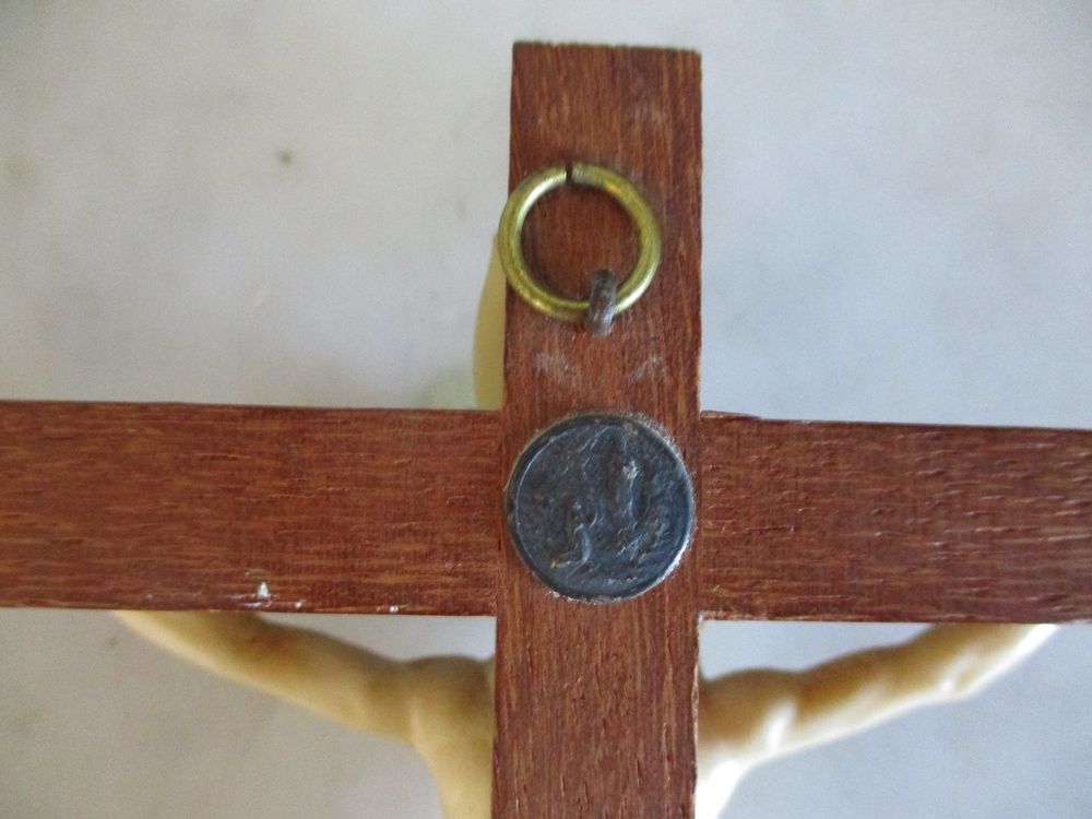 kleineres Kruzifix Kreuz Holz Jesus Kunststoff Höhe 21 cm